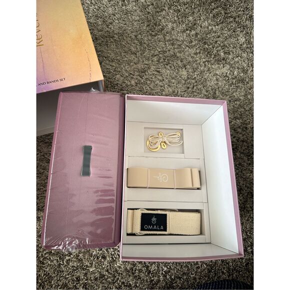 2 Sets Omala Black and Bands Yoga Set Block, Strap, Band & Pendant - Picture 3 of 9